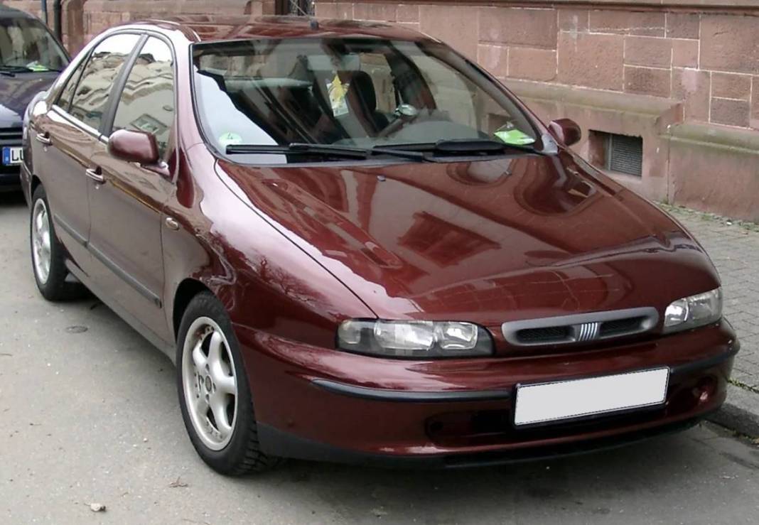 Uygun fiyatlı araba arayanlar havalara uçacak! 100 bin TL'ye alınabilecek en iyi 5 otomobil 5